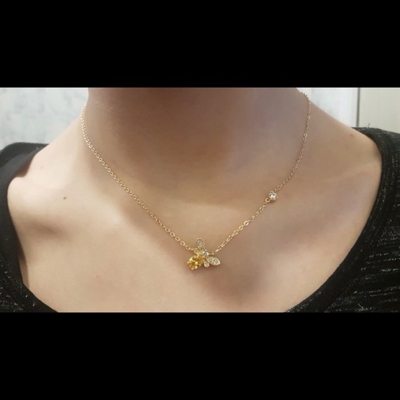 ๐ LAST 1โ๏ธGold Tone Honey Bee ๐ Crystal Necklace - Picture 6 of 8